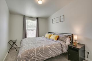 1 Mi to Main Street Cozy Retreat in Portales - 2