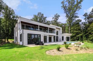 The Luxe Waterside Retreat - 5