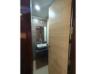 Dream Vibes Studio Apartment-Gaur City Center - 2