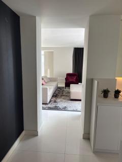 Luxury Canary Wharf 2BR apartment - 9