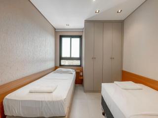 Flat Espaçoso com Uma Bela Vista e 2 Quartos - 8