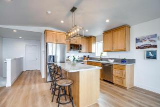 Walk to Beach WFH-Friendly Retreat in Tillamook! - 6