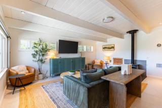 Modern Sonoma Stay w Spacious Deck Views Prime Location Bennett - 1