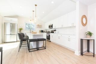 Modern Renovated Retreat with Pool in North Cape May - 8