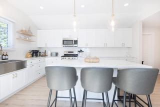 Modern Renovated Retreat with Pool in North Cape May - 3