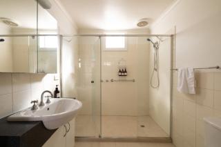 Richmond 3 BR Retreat near Bridge Rd and MCG - 3