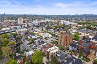 Stunning 3BR Suite with Two Private Decks in Shadyside Pittsburgh - 1