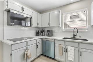 Spacious 4BR Family Home in Missouri City - 6