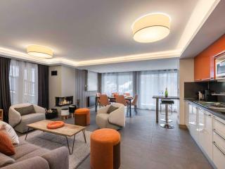 Salers : Elegant 3 pièces rénové avec grand salon et salle à manger, centre Moriond, 4/6 personnes - FR-1-563-8 - 0