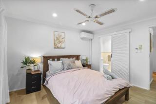 Lakefront Peace and Relaxation - Budgewoi - 0