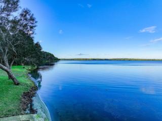 Lakefront Peace and Relaxation - Budgewoi - 5