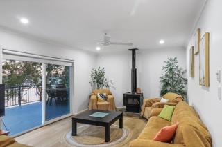 Lakefront Peace and Relaxation - Budgewoi - 3