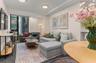 Gorgeous Abode With Pool and Parking near SkyTower - 0