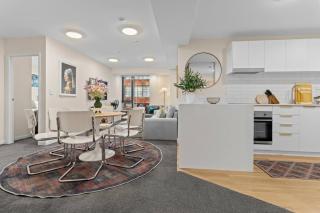 Gorgeous Abode With Pool and Parking near SkyTower - 9