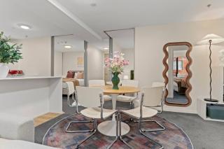 Gorgeous Abode With Pool and Parking near SkyTower - 2