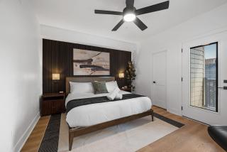 Immaculate Double King Suite with Two Decks in Prime Shadyside Location - 4