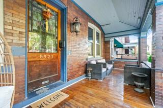3-Story Historic Home with Steam Shower and 3 King Beds in Walkable Shadyside - 6