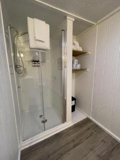 Adventure Cabin 3 King Bed Hot Tub - 8