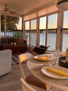 The Verne: Beautiful Waterfront Escape by Picton - 8