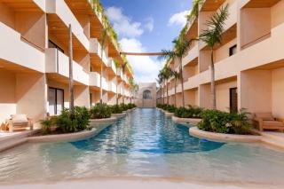 Swim Up Jungle Loft w Rooftop Beach Club Access - 0