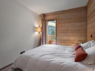 Appartement T4 à Courchevel Moriond, à 100m des pistes, avec parking, WiFi et services inclus - FR-1-563-48 - 2