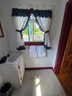 Hunts Point 1-BR Coastal Retreat - Cottage # 5 - Summerville Centre - 4