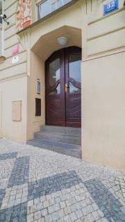 Charming Historic Elegance in the Heart of Prague - 8