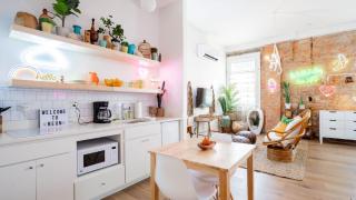 Pickle Factory Hotel - 1BR Near Bars & Restaurants - 2