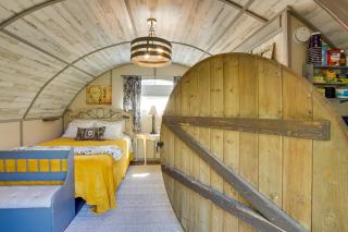The Hobbit Cottage in Cedar City Unique Getaway - 9