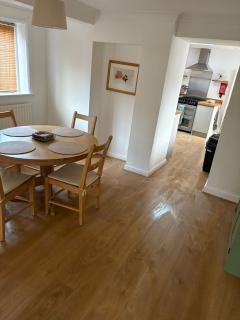 3-Bed Sleeps 5 Near North York Moors, Free Parking - Guisborough - 6