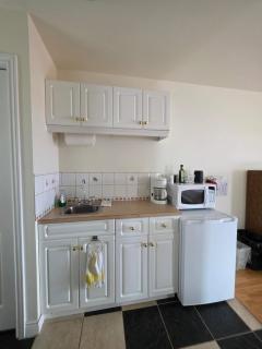 Hunts Point Rustic Coastal Retreat with King Bed - 5