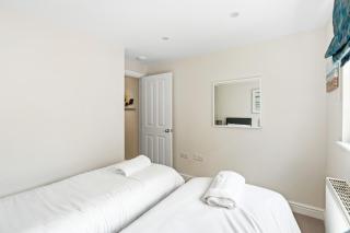 Hosted by StaySejour - 3Bed Town House - Free Parking - Brighton & Hove - 8