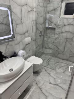 London Restaurant Hotel - 1