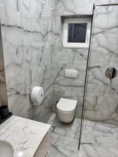 London Restaurant Hotel - 4