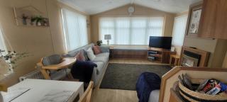Willerby Delux - Holiday Home by the Sea - close to the Entertainment Complex-bedding, towels & wifi Included! - 4