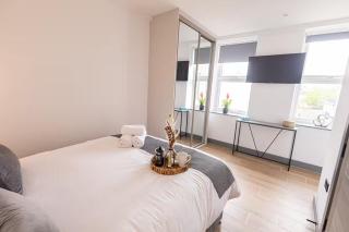 Lux 2BR 2BA 30 Mins Central London - 7