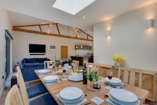 Daisys Barn - 1