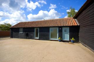 Burtons Farm Barn - 1