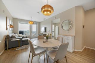 LUX Oasis North Park, King Beds, Workspaces, Parking - 8