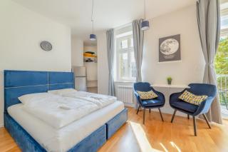 Stylish Studio with Balcony at the National Museum - Prague - 0