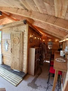 Petit studio isolé en pleine forêt, bain norvégien et sauna - 9