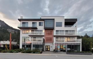 PeachView Deluxe Suites 301 - 9