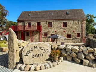 Wee Henry's Barn - 0