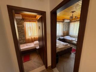 Zilfe Guesthouse - Gjirokastër - 1