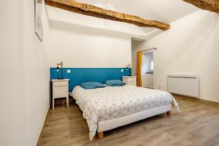 Bâtisse Provençale avec piscine - 2