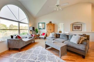 Pet-Friendly Longmont Home with McIntosh Lake Access - 6