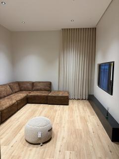 Luxury 2BR - Steps To Boulevard - 2