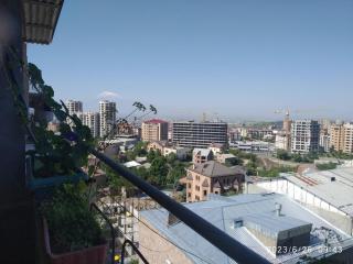 Cosy green room with nice view - 1