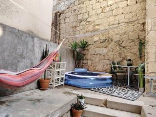 Garden living room, cozy studio - 2