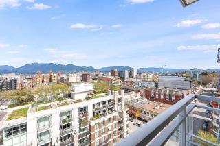 Spacious 2BR with Modern Kitchen and Entertainment Setup - Vancouver - 3